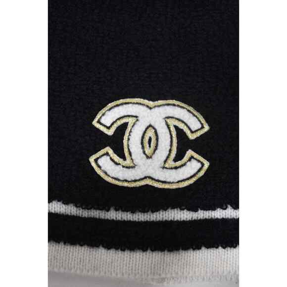 Chanel 22B Cashmere Black White Gold CC Logo Quilted Beanie Winter Hat Cloche main image 7